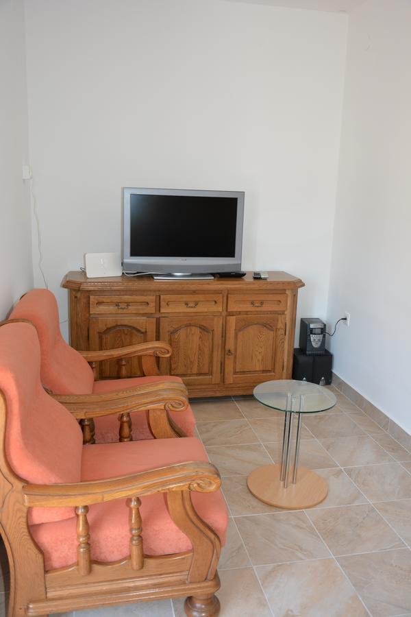 Taris Apartment *